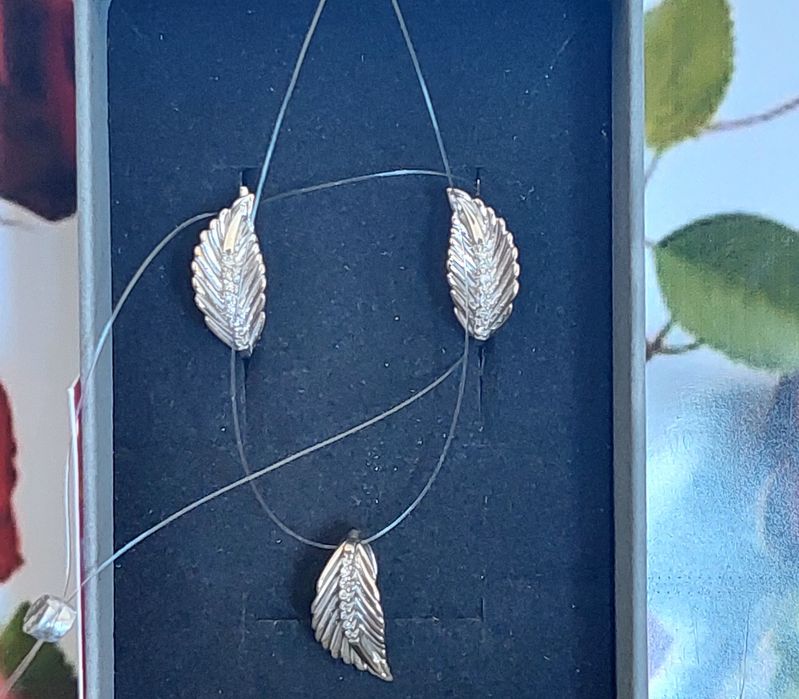 Золотой комплект,серьги с бриллиантами