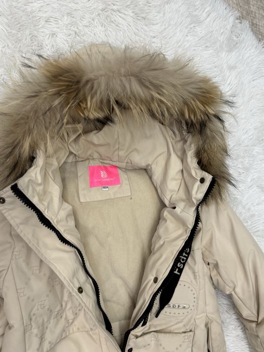 Продам куртку зимнюю для девочки