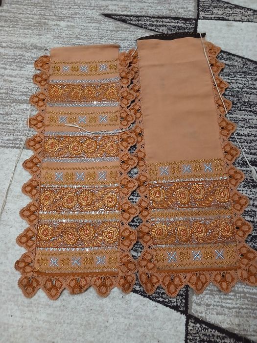 Zadii brodate si cu margele