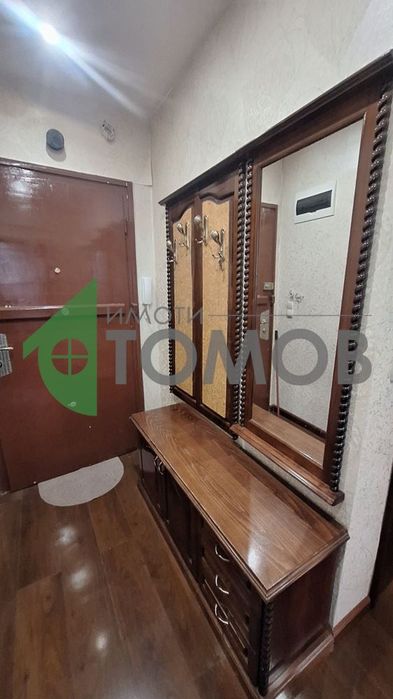 Тристаен апартамент в централната градска част