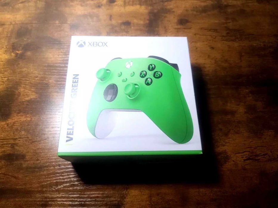 Нов Microsoft Xbox Series X. Доставя се от Полша.