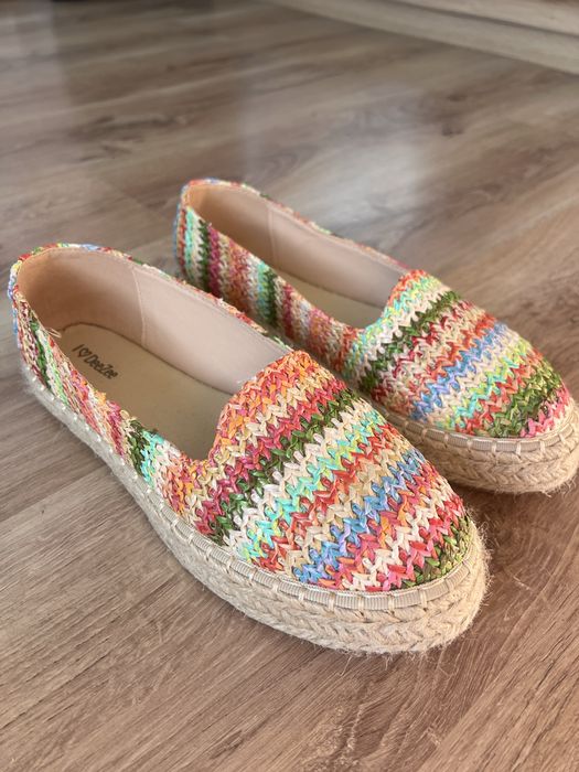 Цветни еспадрили