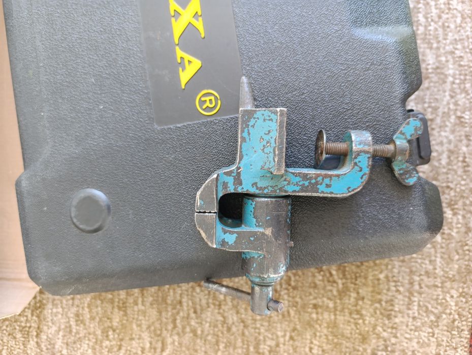 Перфоратор сотилади/продается.