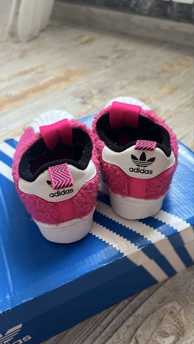 Adidas кроссовки (оригинал) 2000 тг