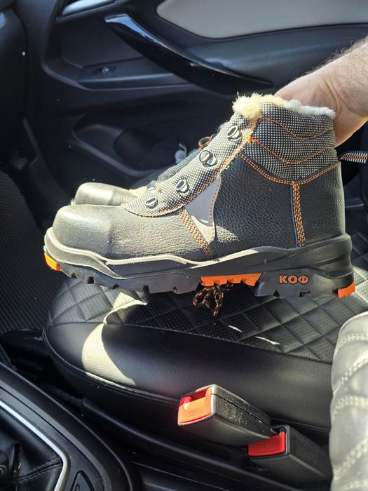 Рабочие ботинки 2 пары 45р новые