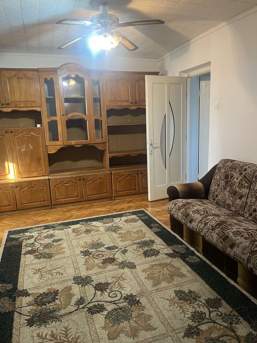 Inchiriez apartament