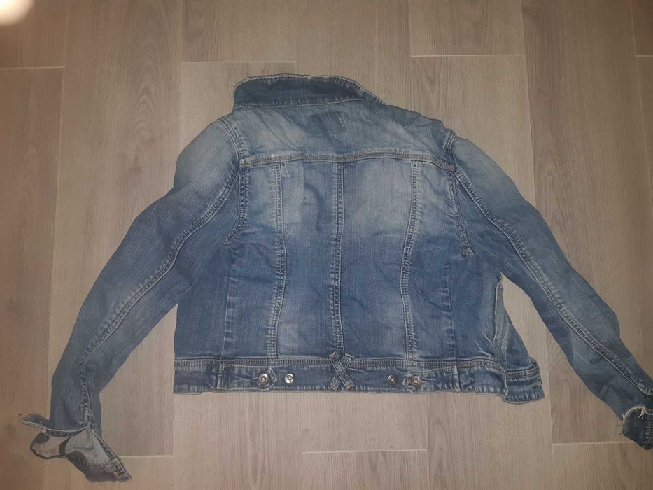 geaca blugi Stradivarius