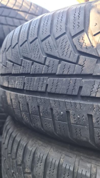 215 70 16 Uniroyal Hankook 6 anvelope iarna