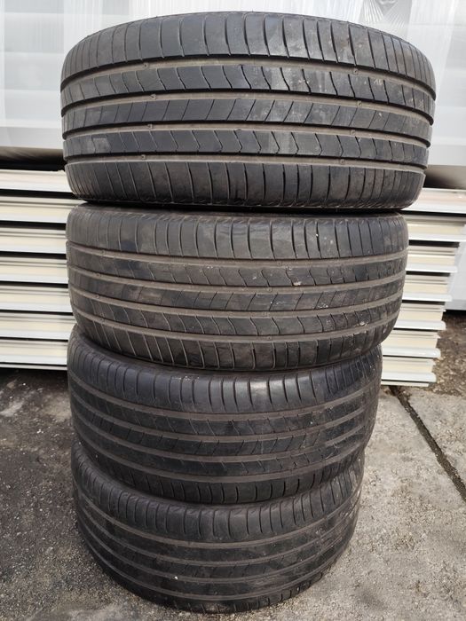 Anvelope 235 45 r18 vara kumho