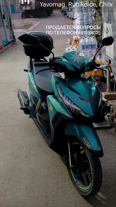 Продаётся скутер Honda Click 175