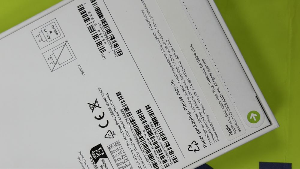 ЗАПЕЧАТАН 256GB iPhone 17 Pro Max Yettel 4г. Гаранция 2030г. Deep Blue / Син