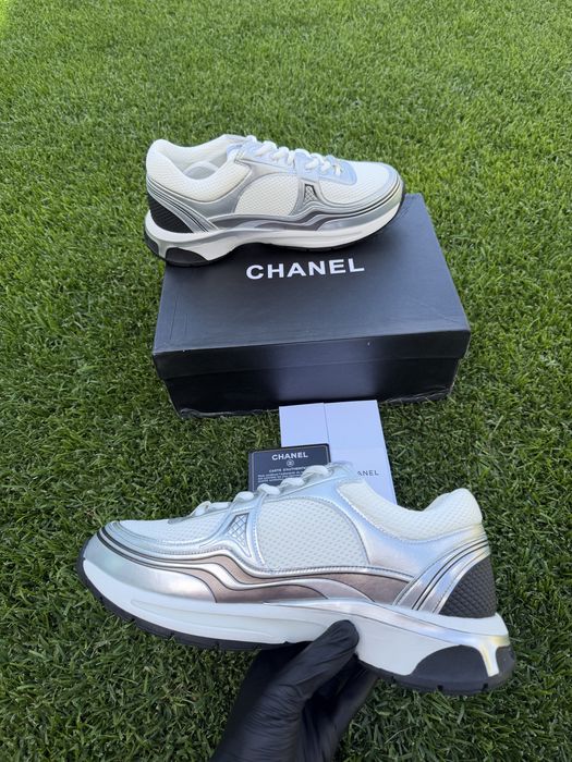 Chanel CC Logo Runner