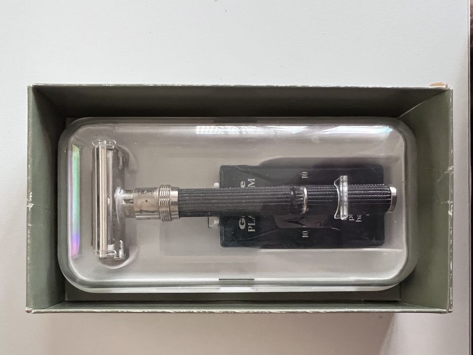 Рядък Gillette Super Adjustable 109 "Black Beauty" - Винтидж самобръсначка