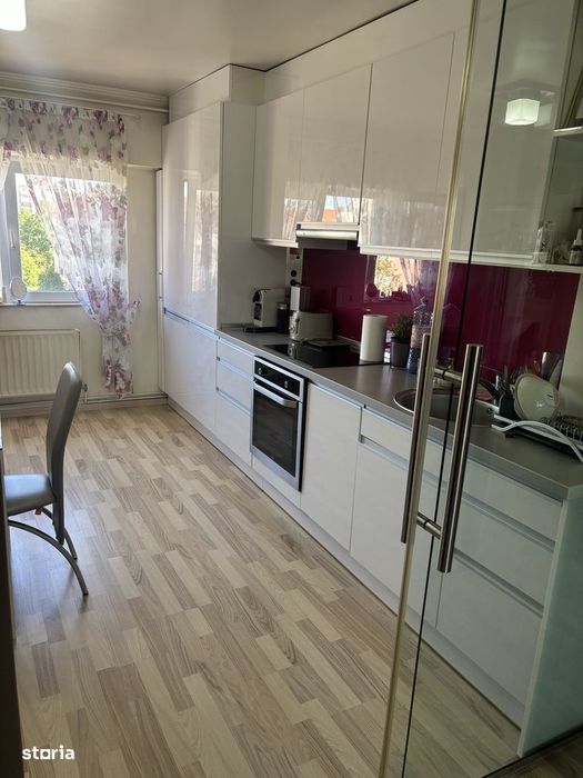 Persoana fizica vand apartament 2 camere Carpati 2