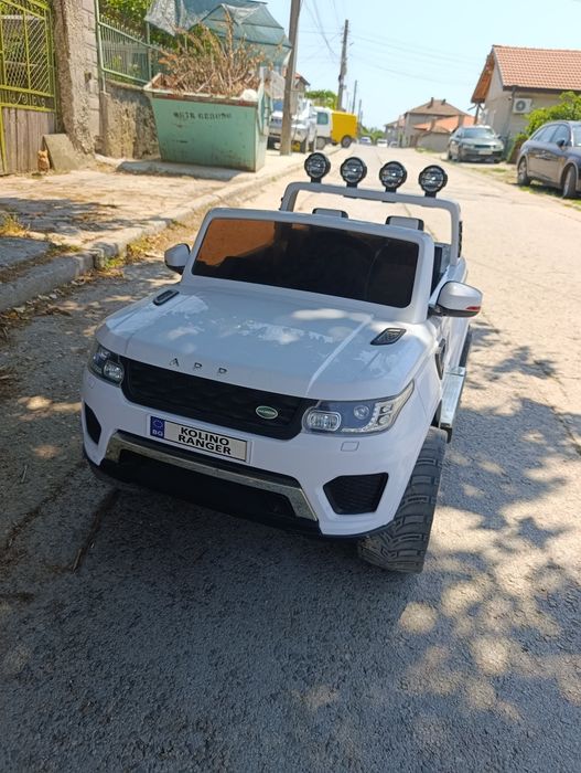 Акумулаторен двуместен джип