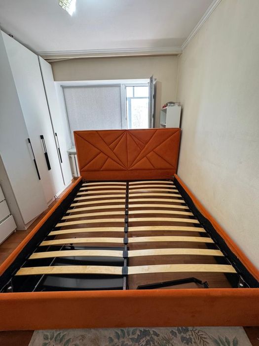 Кравать для спальной