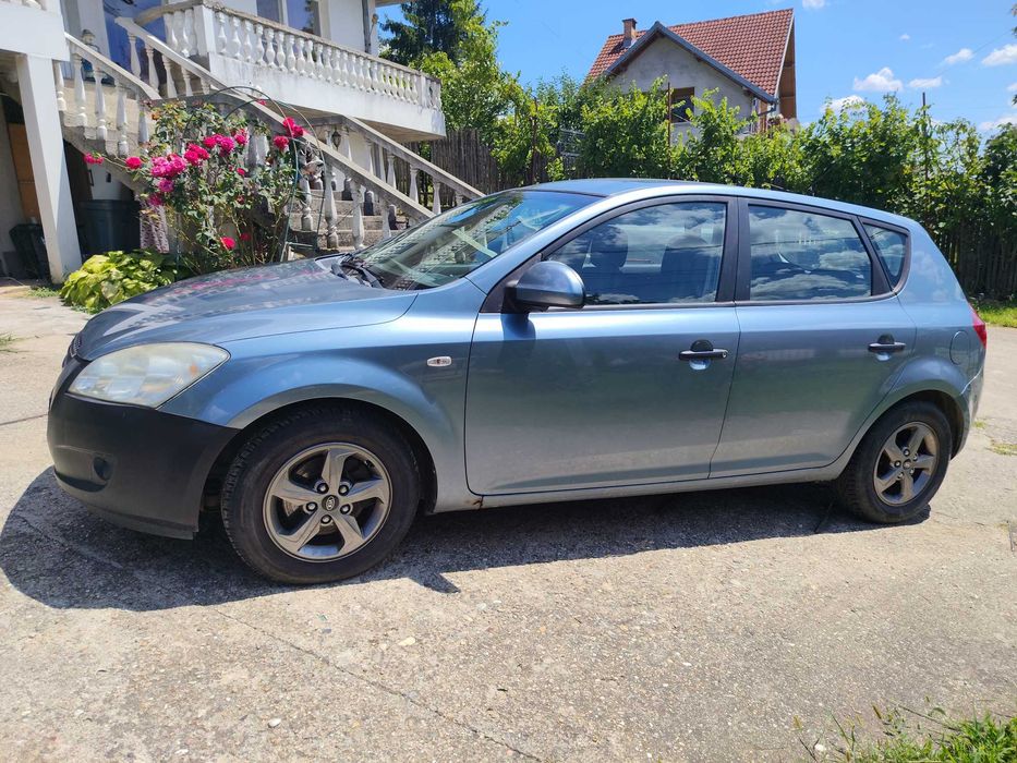 KIA Cred 2007 3700 Euro