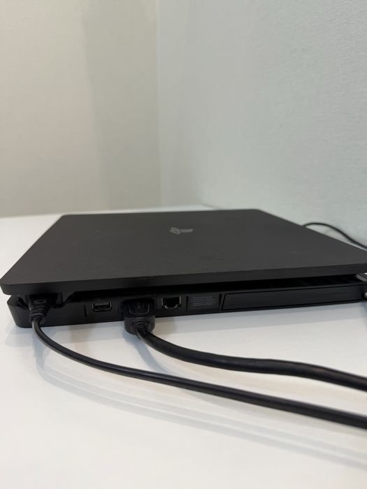Продам Ps4 Slim 1tb