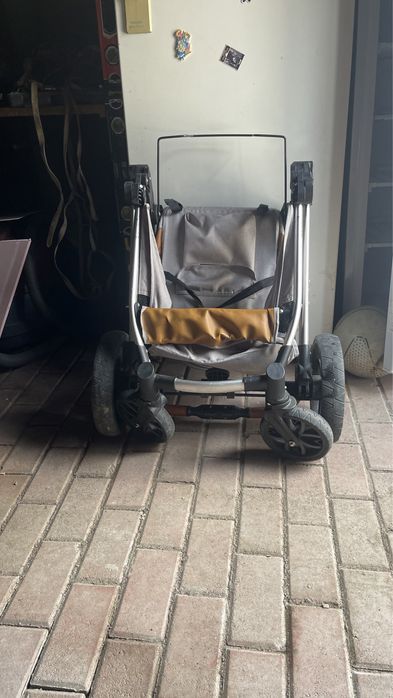 Коляска прогулочная.