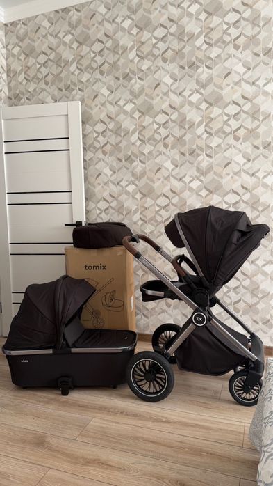Продам детскую коляску Tomix Adele 2в1