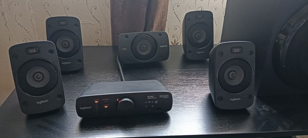 Logitech 5.1  ca nou, foarte puțin folosit
