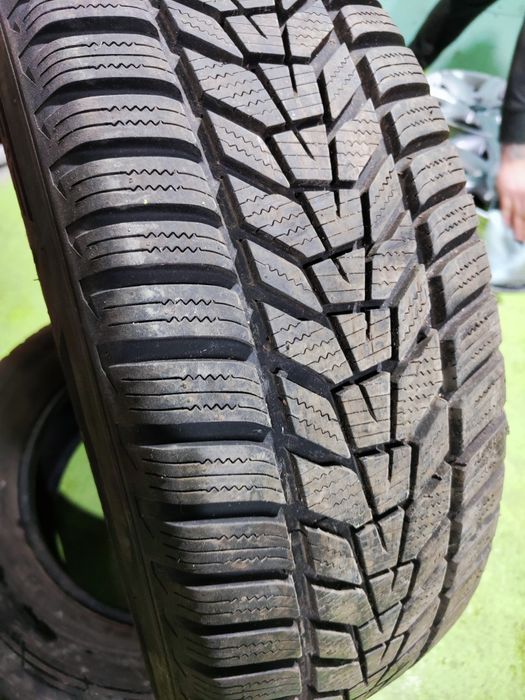 2 бр зимни 225/65/17 Hankook