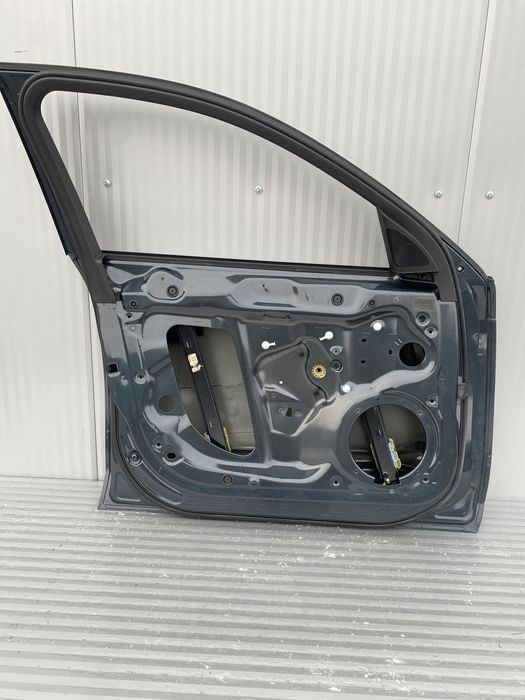 Usa st fata Audi A4 B8 • cod de culoare LZ7H • 2008-2012