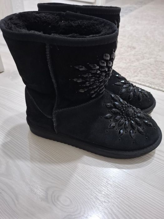 Уги етік сатылады.