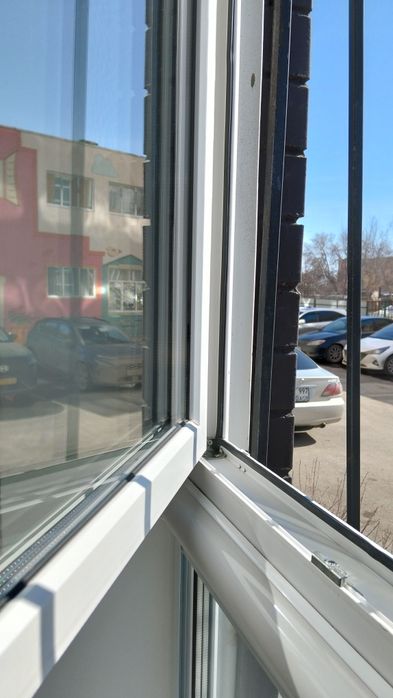 Моем окна с двух сторон