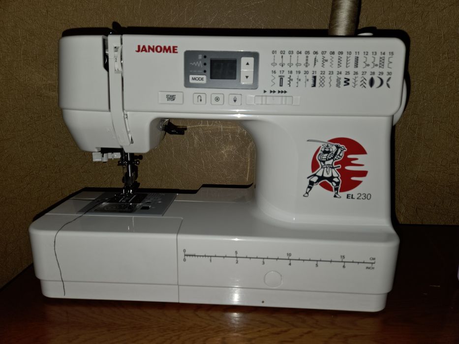 Швейная машинка Janome