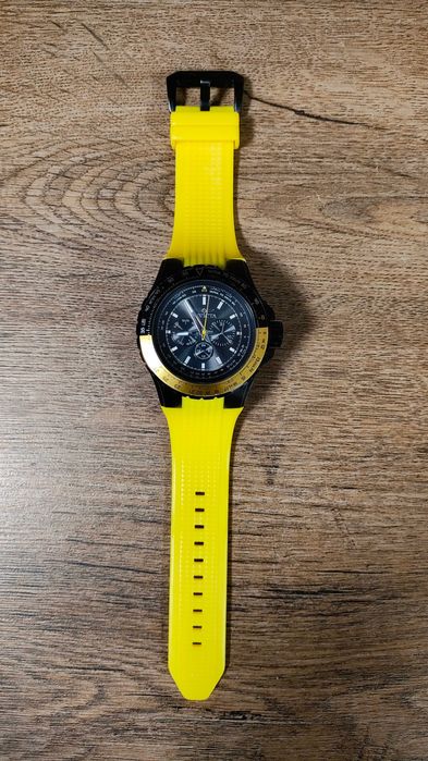 Часовник Invicta Aviator 50mm Black/Yellow Silicone band