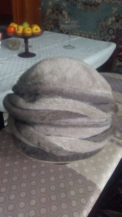 Шапки женские 2 шт