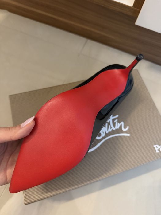 Pantofi piele talpa rosie louboutin