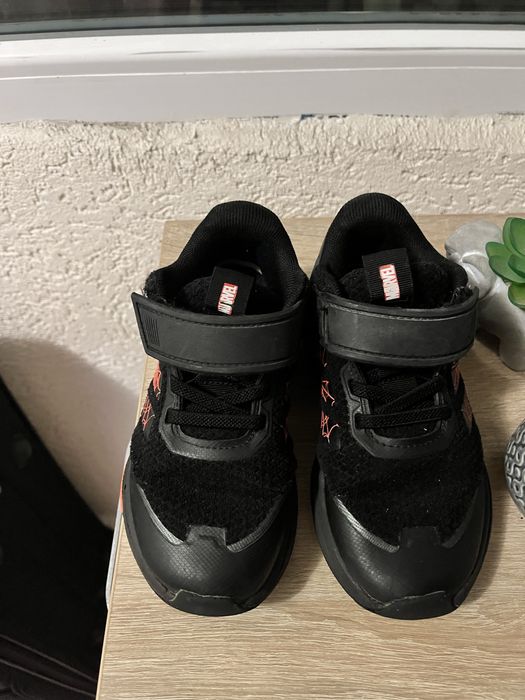 Adidas Marvel маратонки за момче 28