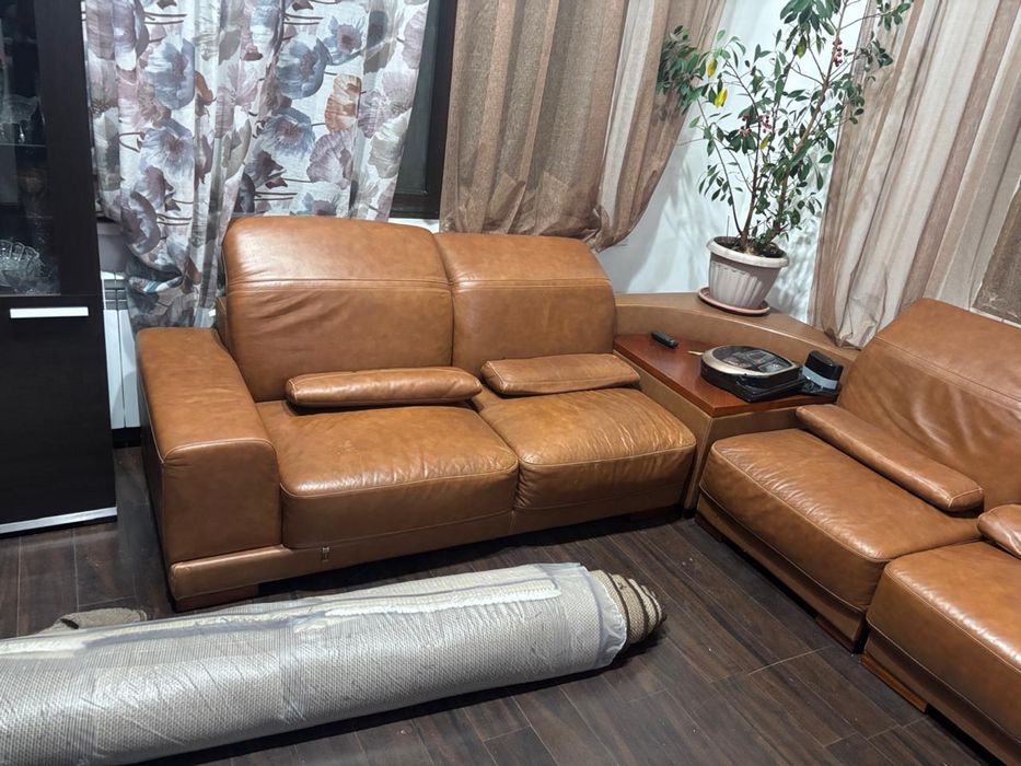 Продам диван кожанный