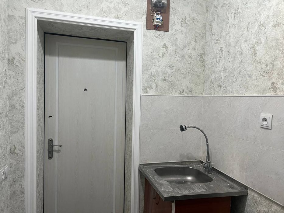 Продается бывшее общежитие 1 ком на Бодомзор