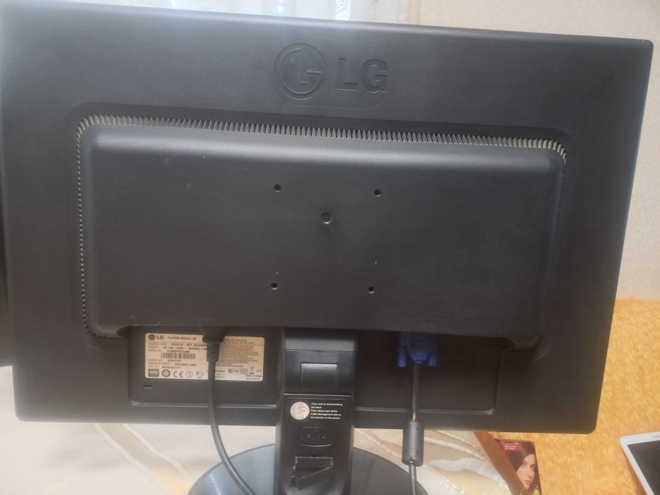 Монитор LG flatron