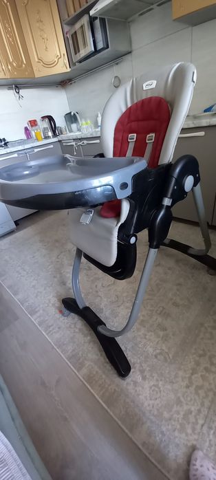 Продается Стульчик для кормления Teknum