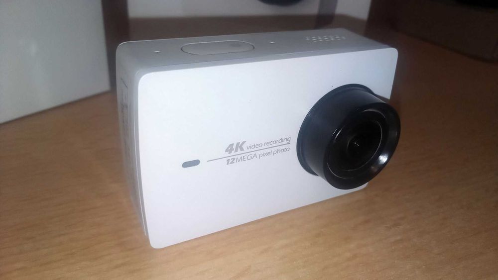 Камера Xiaomi Yi 4K+