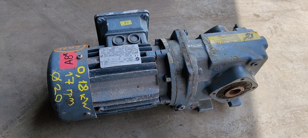 Motor electric trifazat cu reductor, 0.18kW, 17rpm, 380V
