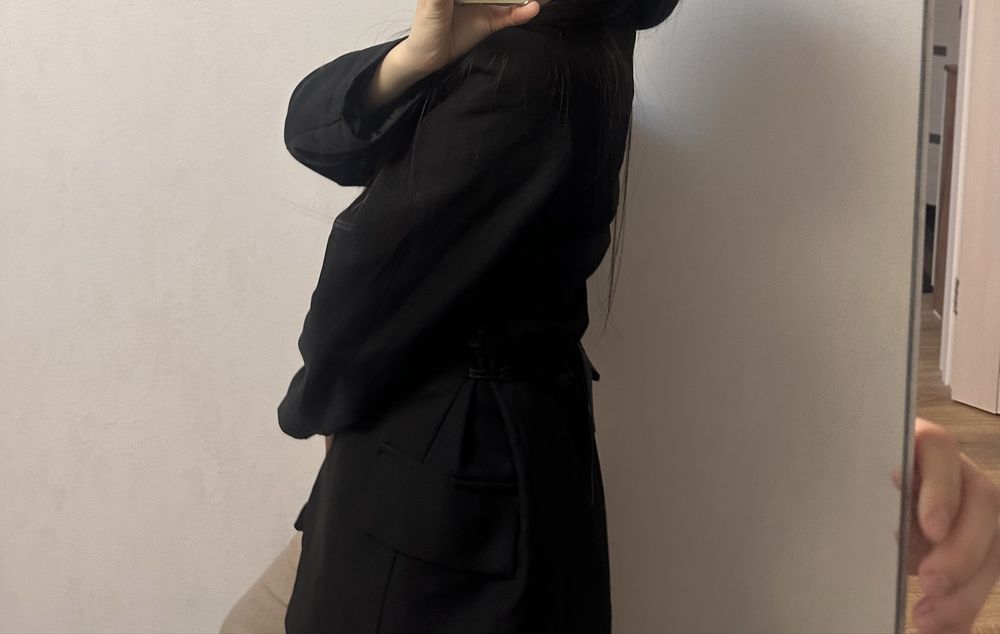 Пиджак черный с корсетом