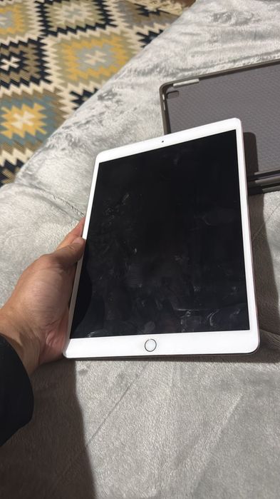 Срочная продажа Macbook Pro, iPhone 11 Pro, iPad Pro