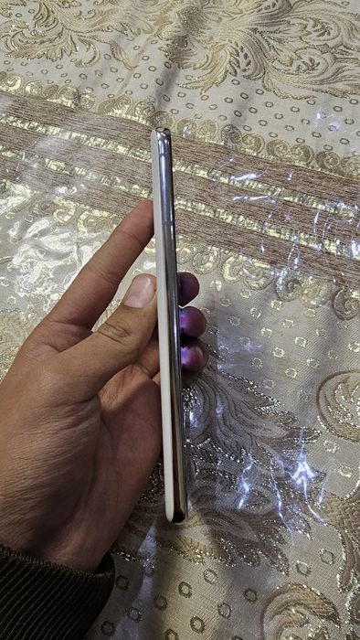 Samsung S21 Yangi ozi