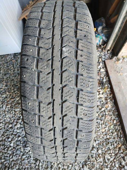 Продам 225/70R15C. 4шт