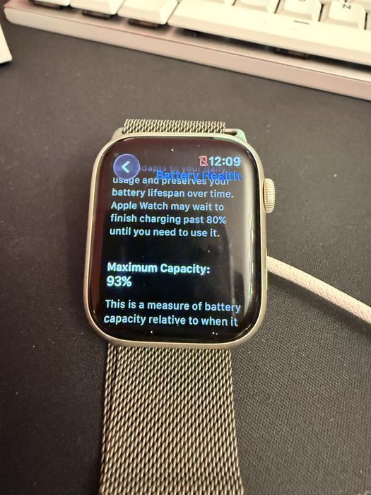 Apple Watch 7 45 mm 93 % baterie