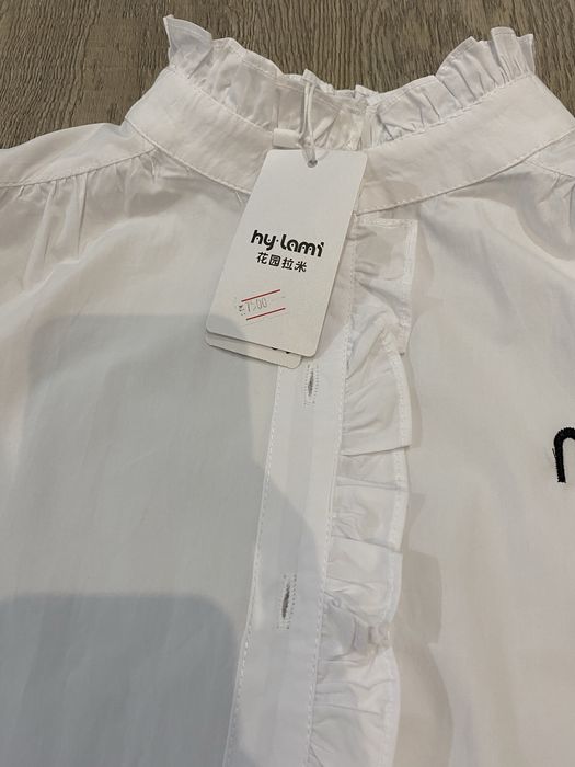 Продам Школьную блузку новую