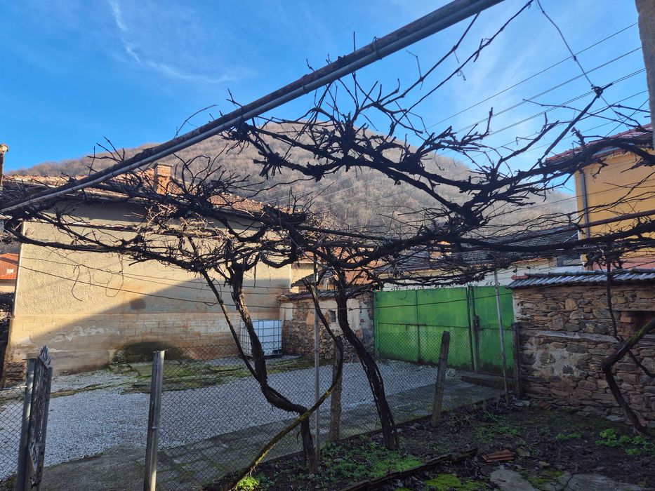 Продава се Къща в с. Врачеш, Област София-област - 110 кв.м за 334 €/кв.м - Снимка #2