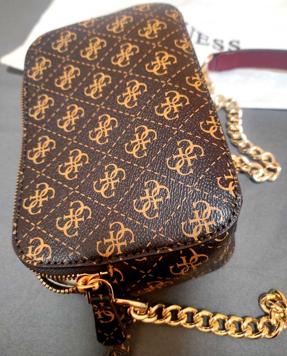 Дамска чанта Guess