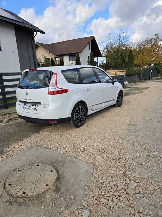 Proprietar, vând Renault Grand Scenic Bose Edition