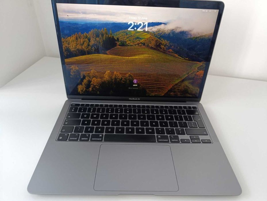 Apple MacBook Air M1 13.3" | 8GB RAM | 256GB SSD | 2020
